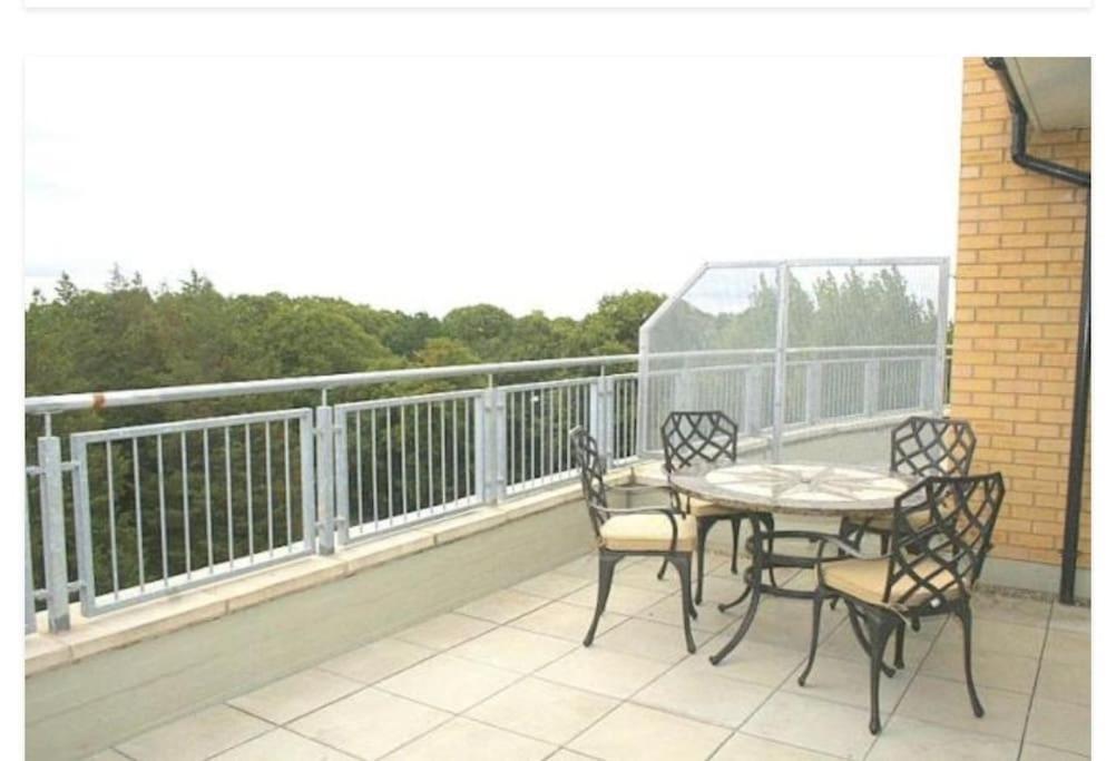 Apartment Heathrow Airport Bedfont Lakes 2 Bedroom